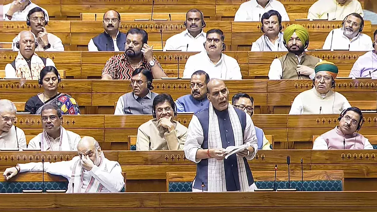 भारत के हमलों से डरकर गिड़गिड़ाया था पाकिस्तान, रक्षा मंत्री ने संसद में बताया