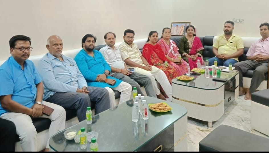 बहराइच में शंखनाद की रणनीति तय, हर हाथ तक पहुँचेगा स्वदेशी स्वावलंबन का संदेश बहराइच में शंखनाद की रणनीति तय, हर हाथ तक पहुँचेगा स्वदेशी स्वावलंबन का संदेश