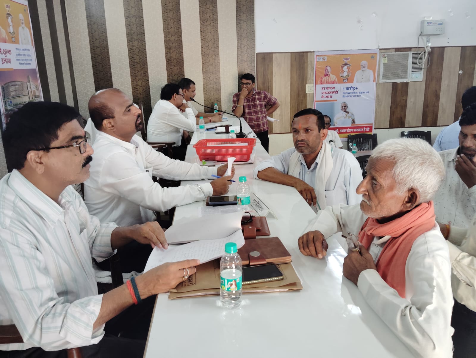 बिलारी: संपूर्ण समाधान दिवस में तहसीलदार ने सुनीं जन समस्याएं