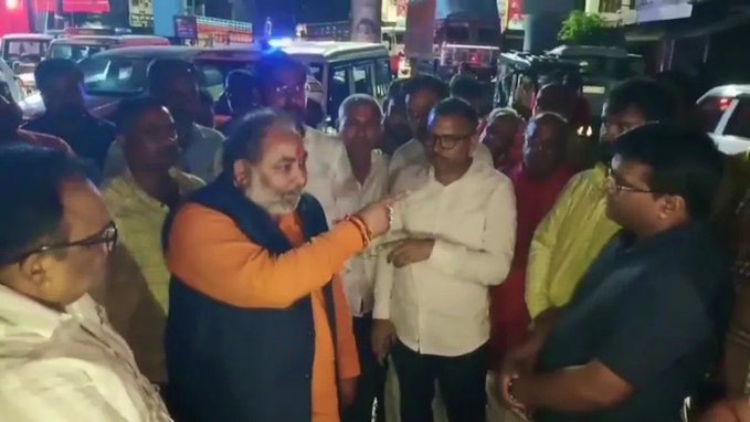 दिमाग न खराब हो... मैं मंत्री हूं और मुझे ही नहीं बुलाया, बलिया में बिना बताए पुल का उद्घाटन किए जाने से PWD के अधिकारी पर भड़के दयाशंकर सिंह