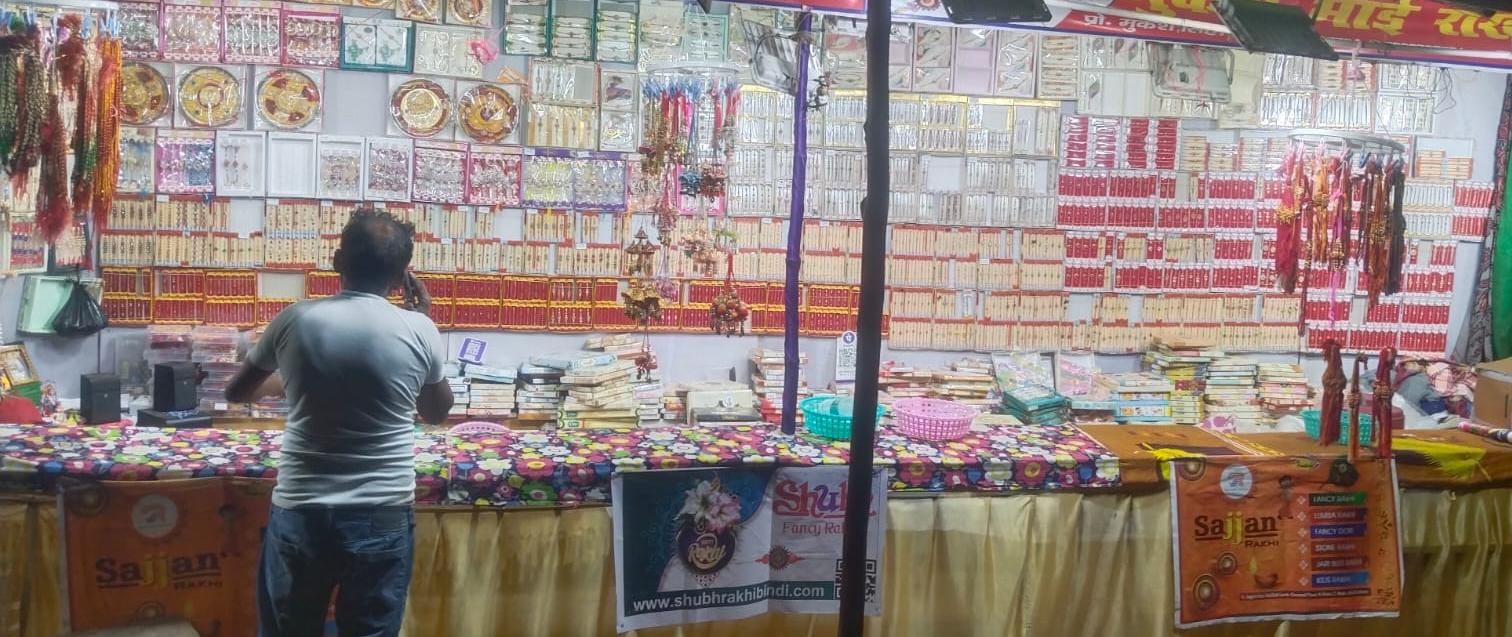 रक्षाबंधन की रौनक से गुलजार बाज़ार- राखियों की चमक और अन्दरसे की मिठास से बढ़ेगा पर्व का उत्साह