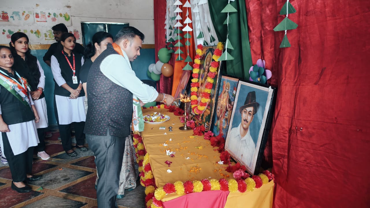 एस. बी. पब्लिक स्कूल में धूमधाम से मनाया गया स्वतंत्रता दिवस