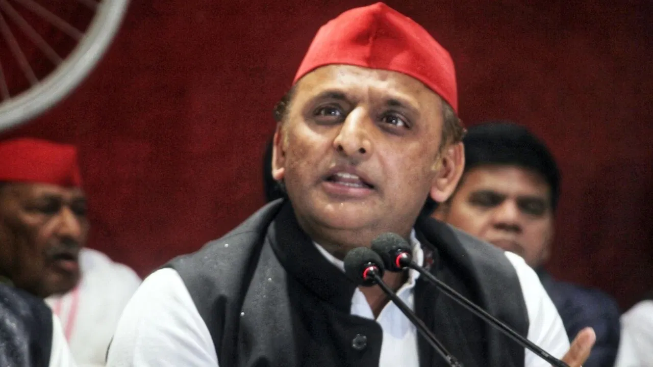 राम राज्य का सपना दिखाने वाली सरकार में किसान खाद के लिए लाइनों में खड़े… BJP पर भड़के अखिलेश