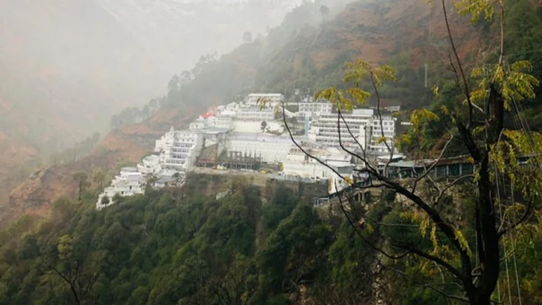 त्रिकुटा पर्वत पर मां वैष्णो गुस्से में, तपस्या में बाधा न डालो... श्राइन बोर्ड से गुहार त्रिकुटा पर्वत पर मां वैष्णो गुस्से में, तपस्या में बाधा न डालो... श्राइन बोर्ड से गुहार