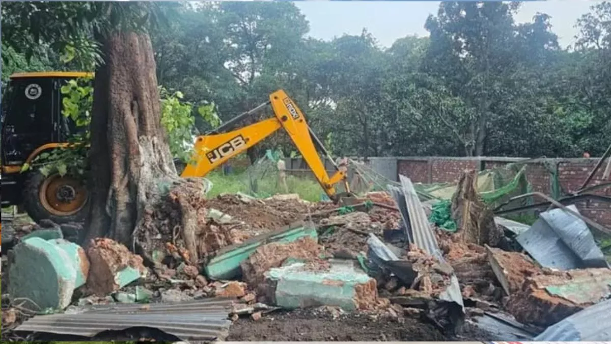निर्मलपुर में बिना अनुमति मस्जिद निर्माण ढहा, 29 लोगों पर मुकदमा निर्मलपुर में बिना अनुमति मस्जिद निर्माण ढहा, 29 लोगों पर मुकदमा