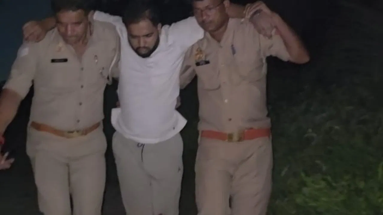 मुरादाबाद में डूडा कर्मचारी का क्यों हुआ कत्ल? वजह आई सामने, पुलिस ने बदमाशों का किया एनकाउंटर मुरादाबाद में डूडा कर्मचारी का क्यों हुआ कत्ल? वजह आई सामने, पुलिस ने बदमाशों का किया एनकाउंटर