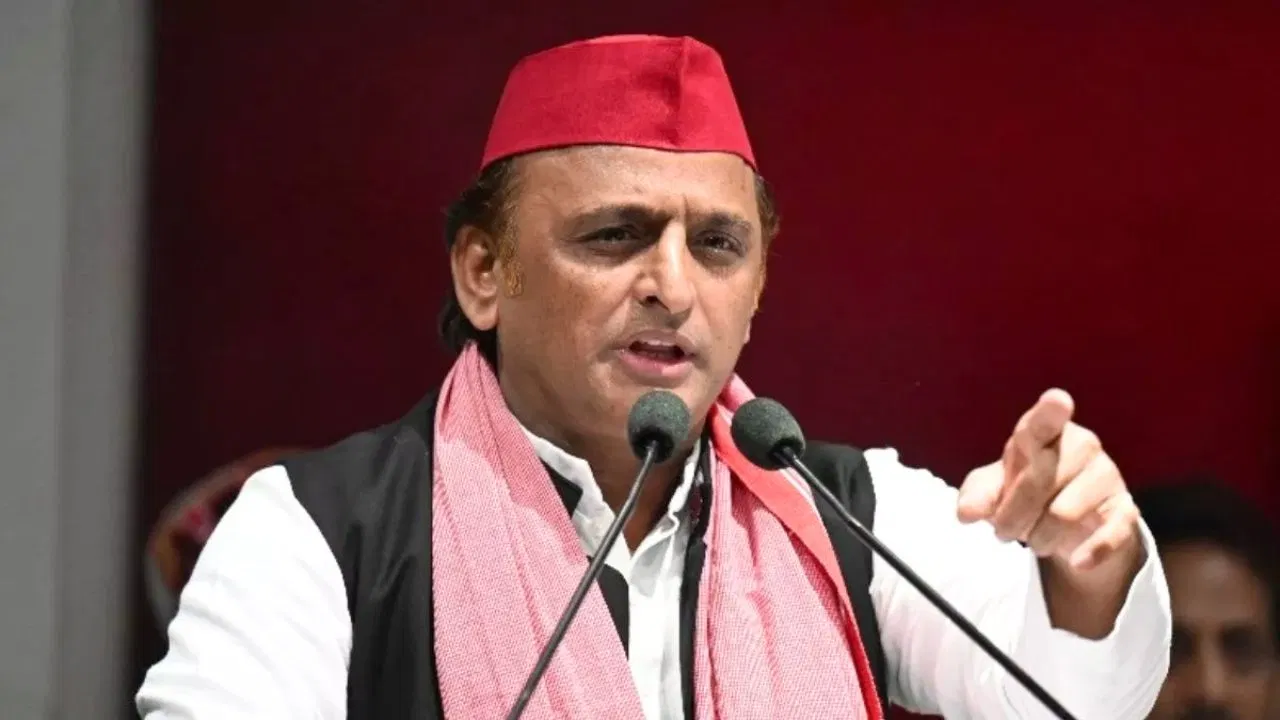 पहले वोट का अधिकार, फिर राशन कार्ड… अखिलेश यादव ने बताई ‘SIR’ की क्रोनोलॉजी पहले वोट का अधिकार, फिर राशन कार्ड… अखिलेश यादव ने बताई ‘SIR’ की क्रोनोलॉजी