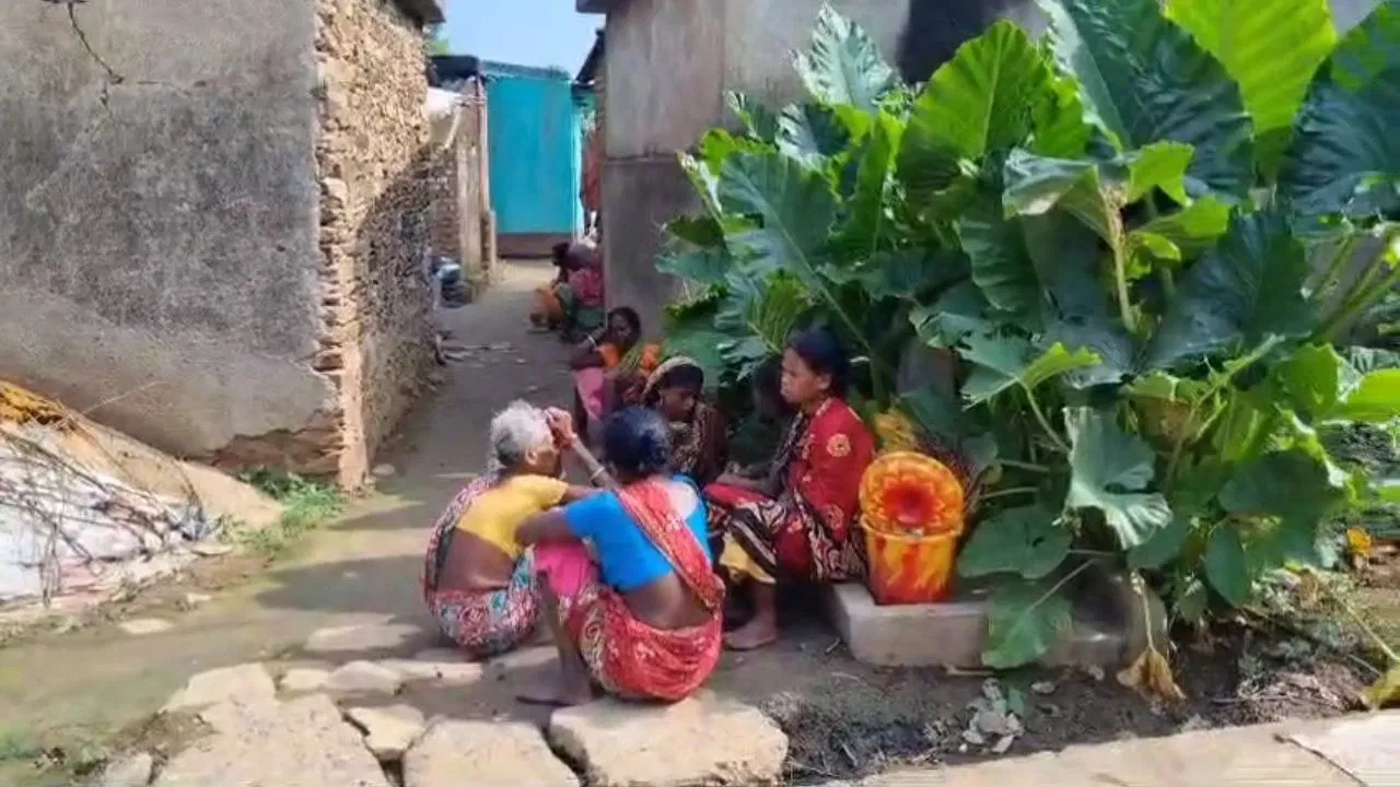 सिमडेगा में खौफनाक वारदात: नवविवाहिता ने पति को पेट्रोल डालकर लगाई आग