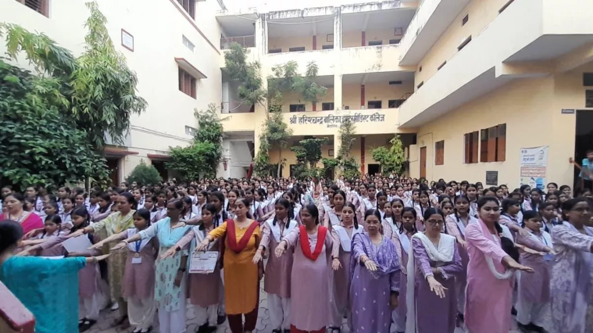 वाराणसी में 15 हजार शिक्षकों ने एक लाख से अधिक विद्यार्थियों को दिलाया पांच संकल्प