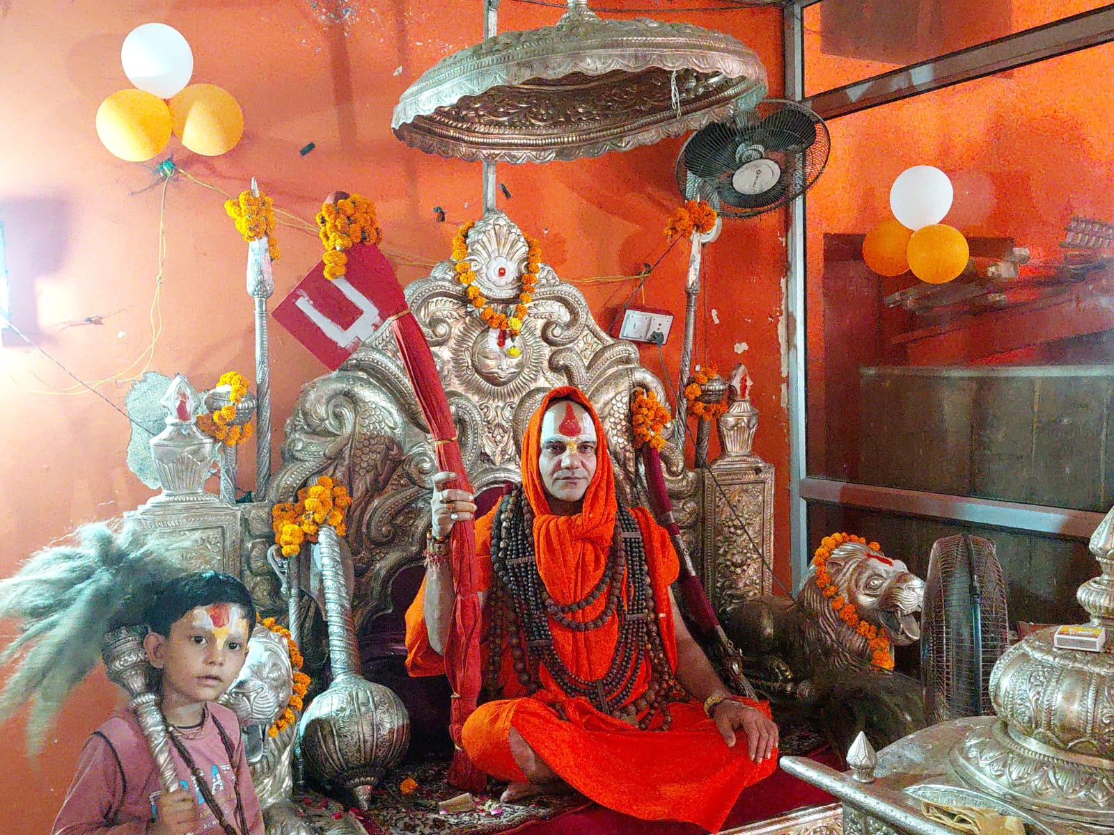 श्रीसीताराम निवास मंदिर में विश्व कल्याण हेतु रामनाम संकीर्तन और हवन यज्ञ का हो रहा आयोजन