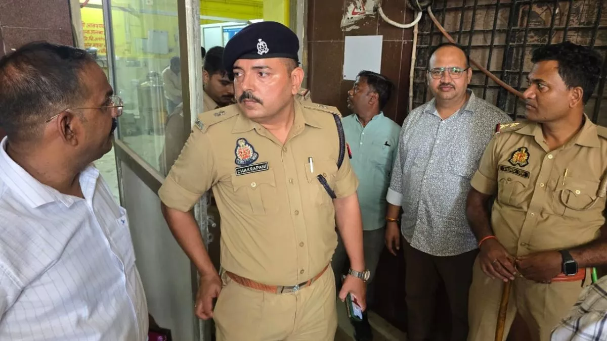अयोध्या में दुष्कर्म के बाद हत्या के आरोपी का एनकाउंटर; प्रेमिका से दुष्कर्म, फिर गला घोंटकर मार डाला था अयोध्या में दुष्कर्म के बाद हत्या के आरोपी का एनकाउंटर; प्रेमिका से दुष्कर्म, फिर गला घोंटकर मार डाला था