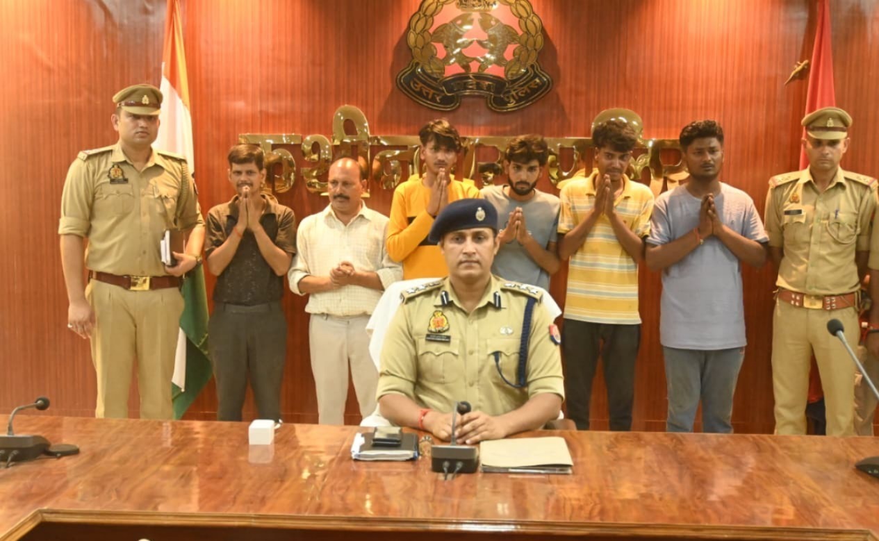 कुशीनगर में मिशन शक्ति व ऑपरेशन मजनू के तहत 7 युवक गिरफ्तार कुशीनगर में मिशन शक्ति व ऑपरेशन मजनू के तहत 7 युवक गिरफ्तार