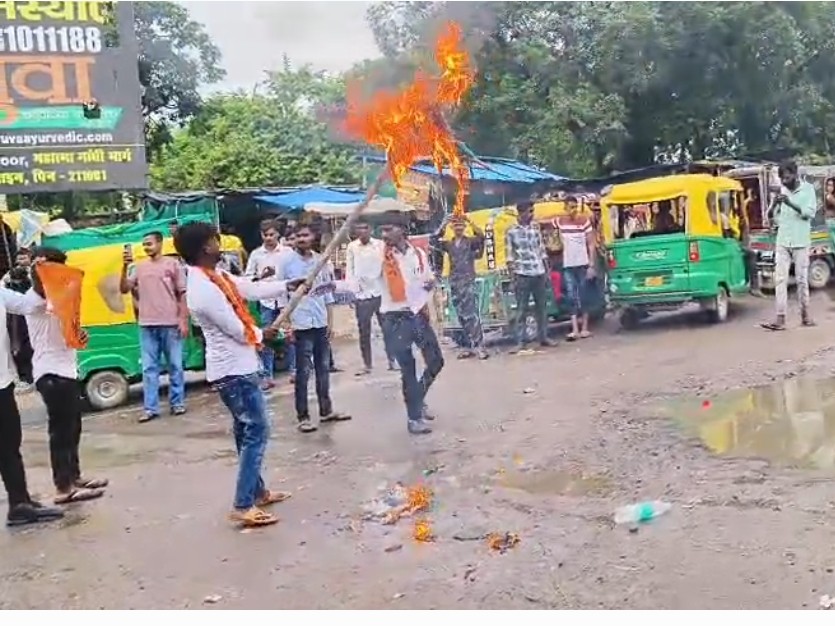 अपनी ही सरकार पर क्यों भड़का है ABVP? योगी के मंत्री राजभर के खिलाफ खोला मोर्चा