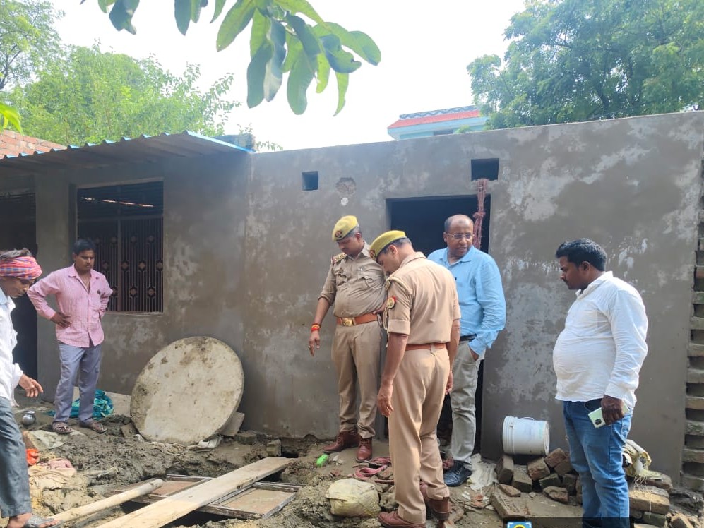 प्रयागराज : नवनिर्मित सेफ्टी टैंक की जहरीली गैस से चाचा-भतीजे की मौत प्रयागराज : नवनिर्मित सेफ्टी टैंक की जहरीली गैस से चाचा-भतीजे की मौत