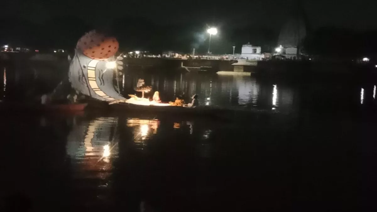 वाराणसी रामनगर की रामलीला मे रावण जन्म का मंचन, प्रभु के जन्म की हुई भविष्यवाणी वाराणसी रामनगर की रामलीला मे रावण जन्म का मंचन, प्रभु के जन्म की हुई भविष्यवाणी