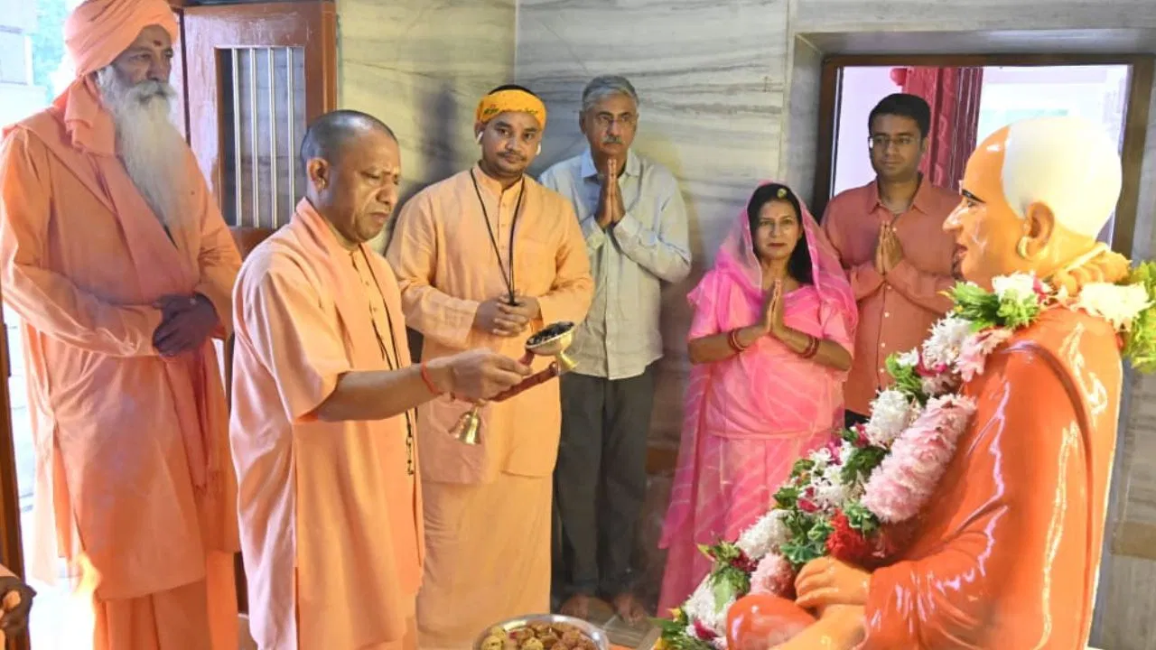 देश की अखंडता और यूपी के विकास में पं. गोविंद वल्लभ पंत का योगदान अहम: CM योगी देश की अखंडता और यूपी के विकास में पं. गोविंद वल्लभ पंत का योगदान अहम: CM योगी