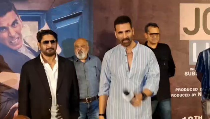 जॉली LLB-3 का ट्रेलर लॉन्च करने मेरठ पहुंचे अक्षय कुमार और अरशद वारसी जॉली LLB-3 का ट्रेलर लॉन्च करने मेरठ पहुंचे अक्षय कुमार और अरशद वारसी