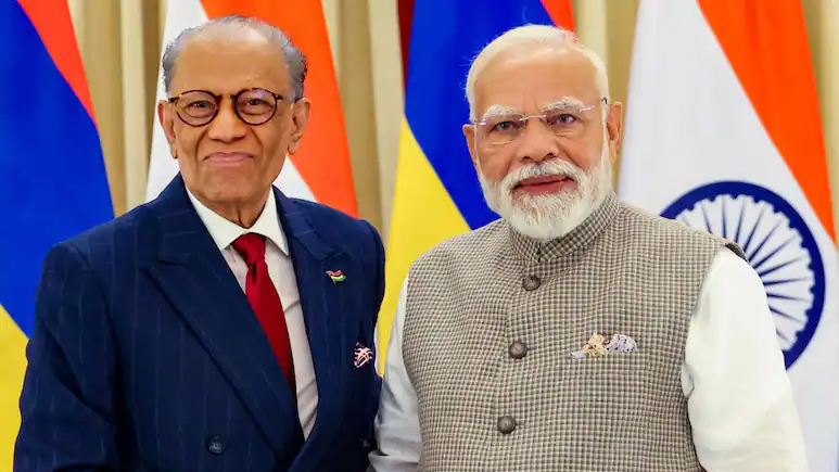अलग देश, पर सपने एक... मॉरीशस के लिए वाराणसी में आर्थिक पैकेज का ऐलान कर बोले PM मोदी अलग देश, पर सपने एक... मॉरीशस के लिए वाराणसी में आर्थिक पैकेज का ऐलान कर बोले PM मोदी