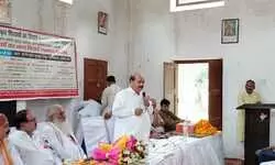 संस्कृत के सेवानिवृत अध्यापकों का गुरुकुल महाविद्यालय में हुआ सम्मान संस्कृत के सेवानिवृत अध्यापकों का गुरुकुल महाविद्यालय में हुआ सम्मान