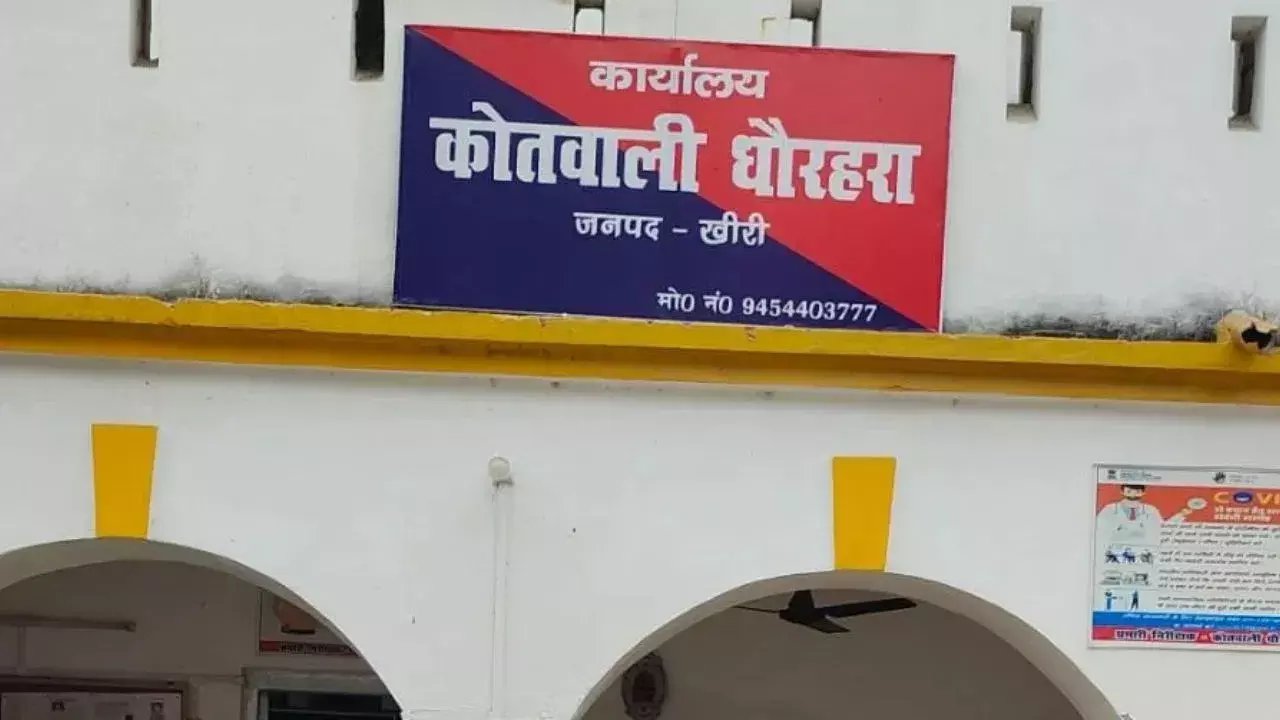 लखीमपुर खीरी: जाति छिपाकर कथा सुनाने पर बवाल, ग्रामीणों ने माइक से मंगवाई माफी