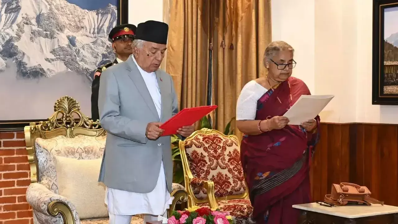 рдиреЗрдкрд╛рд▓ рдореЗрдВ рдмрдбрд╝рд╛ рд░рд╛рдЬрдиреАрддрд┐рдХ рдмрджрд▓рд╛рд╡ : рд╕рдВрд╕рдж рднрдВрдЧ, рд╕реБрд╢реАрд▓рд╛ рдХрд╛рд░реНрдХреА рдиреЗ рд╕рдВрднрд╛рд▓реА рдЕрдВрддрд░рд┐рдо рд╕рд░рдХрд╛рд░ рдХреА рдХрдорд╛рди рдиреЗрдкрд╛рд▓ рдореЗрдВ рдмрдбрд╝рд╛ рд░рд╛рдЬрдиреАрддрд┐рдХ рдмрджрд▓рд╛рд╡ : рд╕рдВрд╕рдж рднрдВрдЧ, рд╕реБрд╢реАрд▓рд╛ рдХрд╛рд░реНрдХреА рдиреЗ рд╕рдВрднрд╛рд▓реА рдЕрдВрддрд░рд┐рдо рд╕рд░рдХрд╛рд░ рдХреА рдХрдорд╛рди