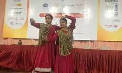 рд░рд╛рд╖реНрдЯреНрд░реАрдп рдкреБрд╕реНрддрдХ рдореЗрд▓рд╛ : рджрд╕рд╡реЗрдВ рджрд┐рди рд╕рд╛рд╣рд┐рддреНрдпрдХрд╛рд░реЛрдВ рдФрд░ рд╡рд┐рджреНрд╡рд╛рдиреЛрдВ рдХрд╛ рд╣реБрдЖ рд╕рдореНрдорд╛рди, рд░рддрди рд╕рд┐рд╕реНрдЯрд░реНрд╕ рдХреЗ рдХрдердХ рдиреЗ рдмрд╛рдБрдзрд╛ рд╕рдорд╛рдБ рд░рд╛рд╖реНрдЯреНрд░реАрдп рдкреБрд╕реНрддрдХ рдореЗрд▓рд╛ : рджрд╕рд╡реЗрдВ рджрд┐рди рд╕рд╛рд╣рд┐рддреНрдпрдХрд╛рд░реЛрдВ рдФрд░ рд╡рд┐рджреНрд╡рд╛рдиреЛрдВ рдХрд╛ рд╣реБрдЖ рд╕рдореНрдорд╛рди, рд░рддрди рд╕рд┐рд╕реНрдЯрд░реНрд╕ рдХреЗ рдХрдердХ рдиреЗ рдмрд╛рдБрдзрд╛ рд╕рдорд╛рдБ