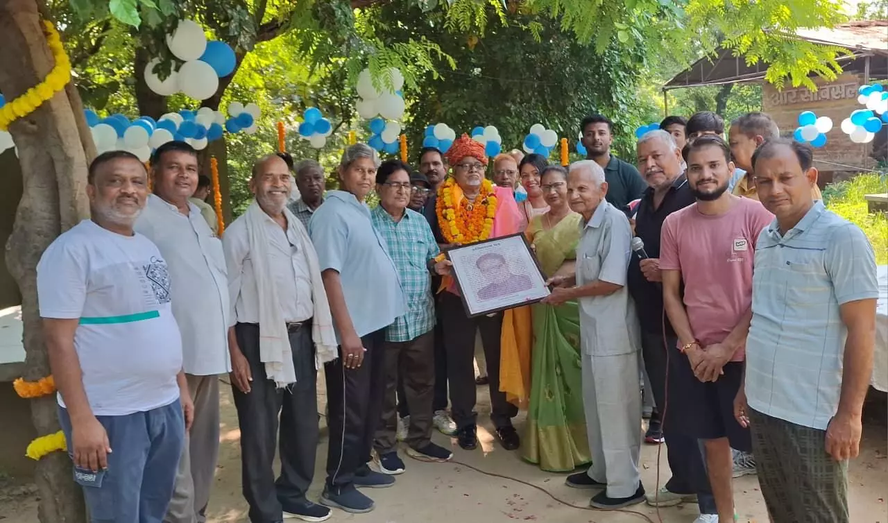 आगरा व शमशाबाद में धूमधाम से मनाया गया समाजसेवी राजा लक्ष्मण प्रसाद का जन्मदिन