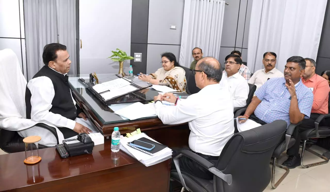 अन्य राज्यों की सफल पहलें अपनाकर दिव्यांगजन और पिछड़ा वर्ग के लिए नई योजनाएं बनाएगी यूपी सरकार : मंत्री नरेन्द्र कश्यप