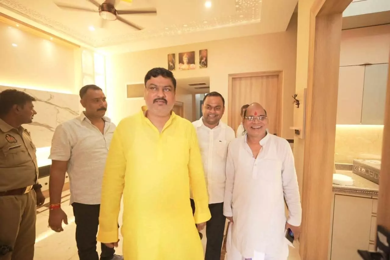 पूर्व मंत्री पवन पांडे ने किया जय श्री पैलेस का भव्य उद्घाटन