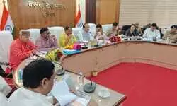 कुशीनगर में प्रभारी मंत्री ने की विकास व कानून व्यवस्था की समीक्षा कुशीनगर में प्रभारी मंत्री ने की विकास व कानून व्यवस्था की समीक्षा