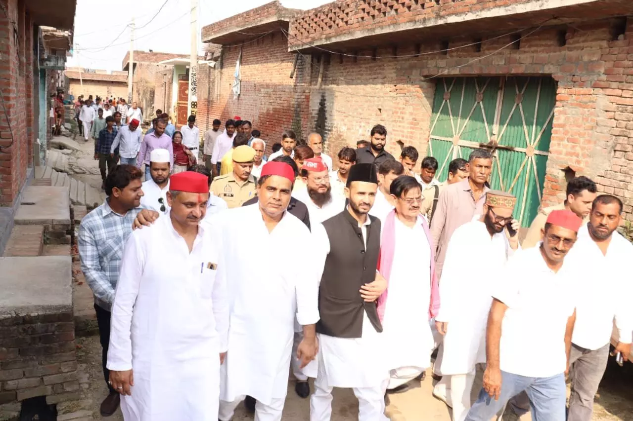 उत्तराखंड आपदा: सपा ने मृतक परिवारों को दी आर्थिक मदद उत्तराखंड आपदा: सपा ने मृतक परिवारों को दी आर्थिक मदद