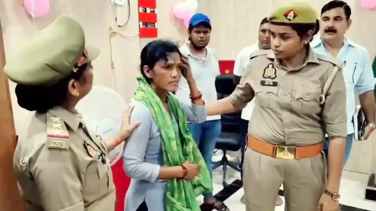 राजवीर सिंह यादव के कहने पर गानों में मां दुर्गा के लिए भद्दी बातें करती थी सरोज सरगम, कौन है ये शख्स?