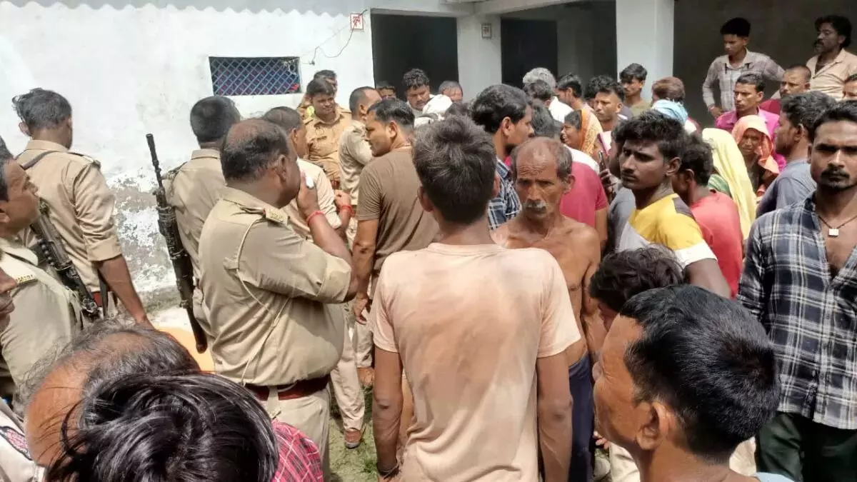 किसान ने की दो की हत्या, पत्नी-पुत्री संग खुद को भी लगाई आग