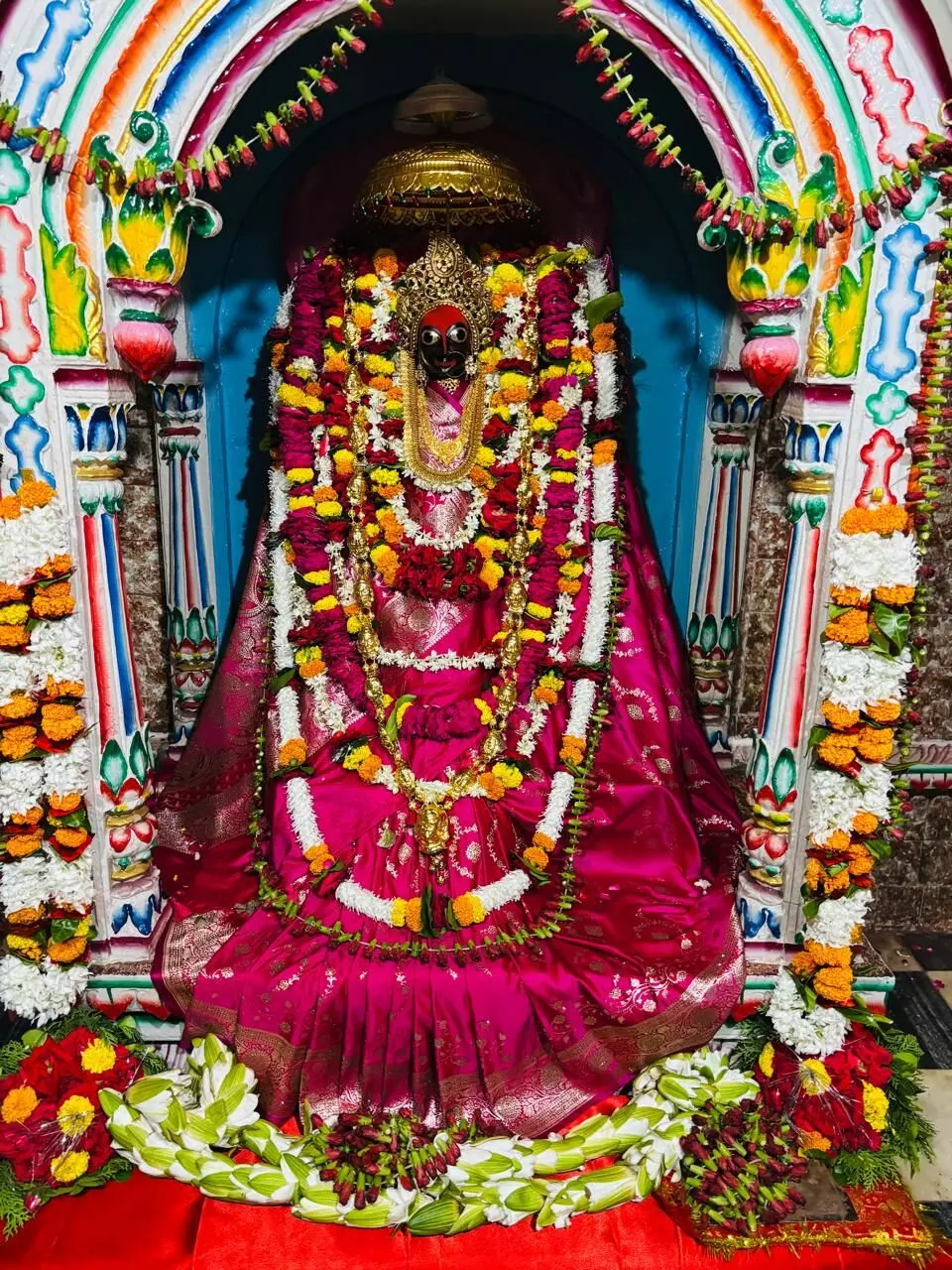 काशी में सिद्धिदात्री देवी के दर्शन को उमड़े भक्त, माता से मांगा सुख और स्वास्थ्य का वरदान