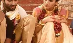 рд░рд╢реНрдорд┐рдХрд╛ рдордВрджрд╛рдирд╛ рдФрд░ рд╡рд┐рдЬрдп рджреЗрд╡рд░рдХреЛрдВрдбрд╛ рдиреЗ рдХреА рдЧреБрдкрдЪреБрдк рд╕рдЧрд╛рдИ тАФ рдХрд░реАрдмреА рд░рд┐рд╢реНрддреЗрджрд╛рд░реЛрдВ рдХреА рдореМрдЬреВрджрдЧреА рдореЗрдВ рд╣реБрдЖ рдЦрд╛рд╕ рдЖрдпреЛрдЬрди рд░рд╢реНрдорд┐рдХрд╛ рдордВрджрд╛рдирд╛ рдФрд░ рд╡рд┐рдЬрдп рджреЗрд╡рд░рдХреЛрдВрдбрд╛ рдиреЗ рдХреА рдЧреБрдкрдЪреБрдк рд╕рдЧрд╛рдИ тАФ рдХрд░реАрдмреА рд░рд┐рд╢реНрддреЗрджрд╛рд░реЛрдВ рдХреА рдореМрдЬреВрджрдЧреА рдореЗрдВ рд╣реБрдЖ рдЦрд╛рд╕ рдЖрдпреЛрдЬрди