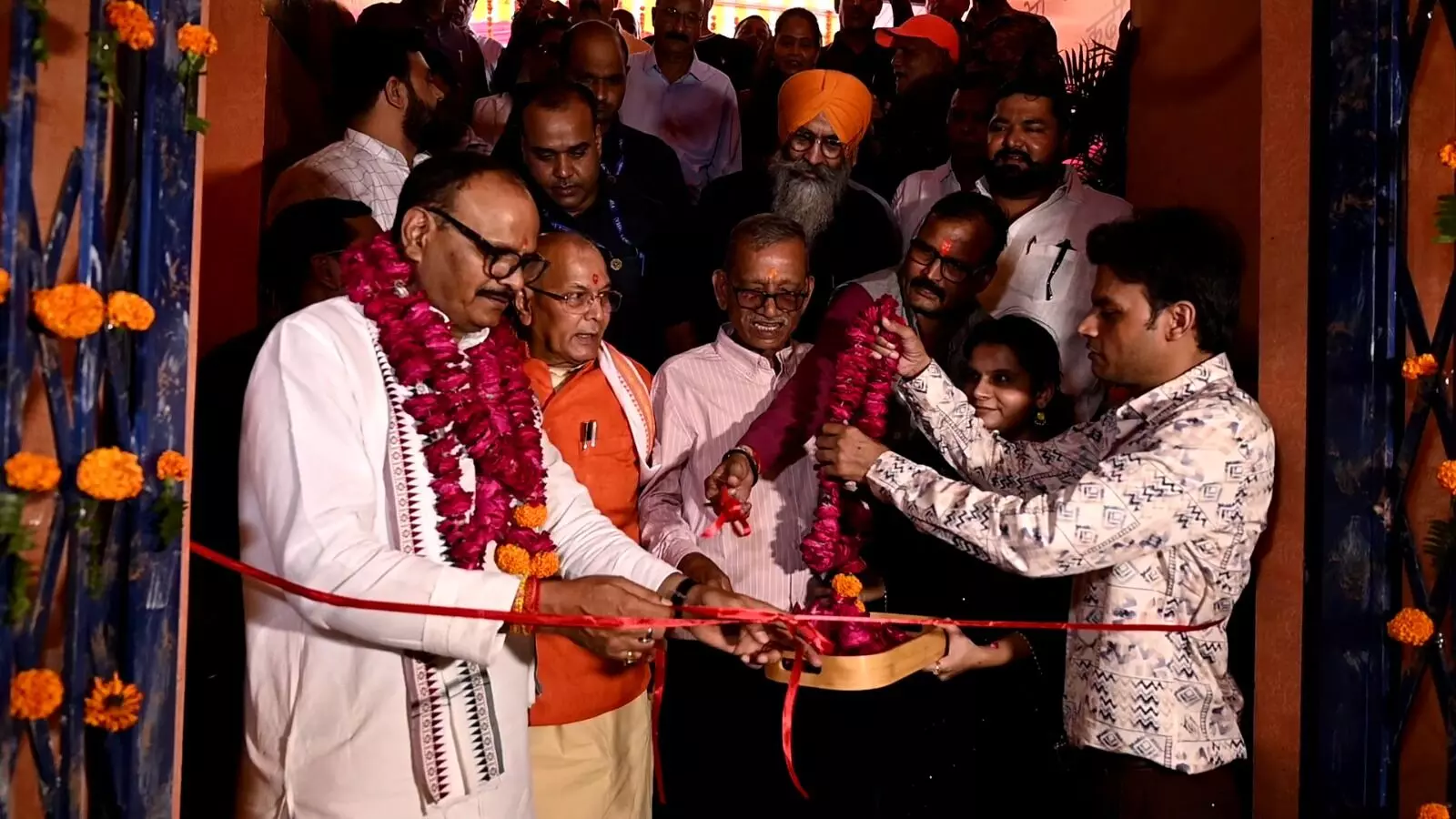 वाजपेयी कचौड़ी भण्डार का नया आउटलेट अब कानपुर रोड पर