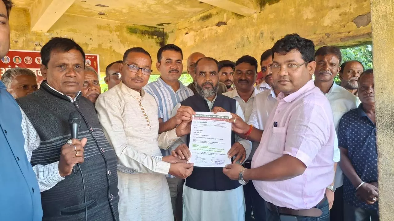 महमूद आलम के नेतृत्व में विष्णुगढ़ में जन आक्रोश रैली: अनुमंडल, आंदोलनकारी सम्मान और मेडिकल कॉलेज की मांग पर धरना प्रदर्शन