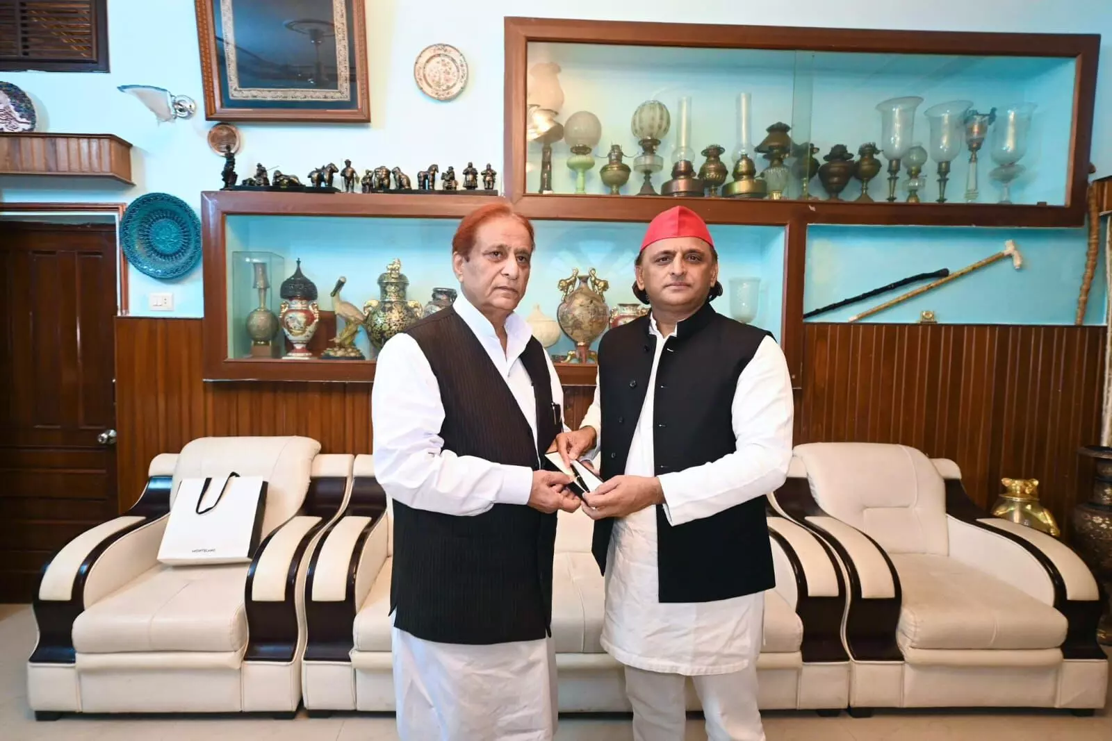 रामपुर में आजम खान से मिले अखिलेश यादव, बोले- जेल नहीं जा पाया इसलिए यहां आया, परिवार को परेशान किया