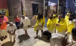 प्रेमानंद महाराज ने निकाली मिनी पदयात्रा, भक्तों को दिए दर्शन, लगे राधा रानी के जयकारे