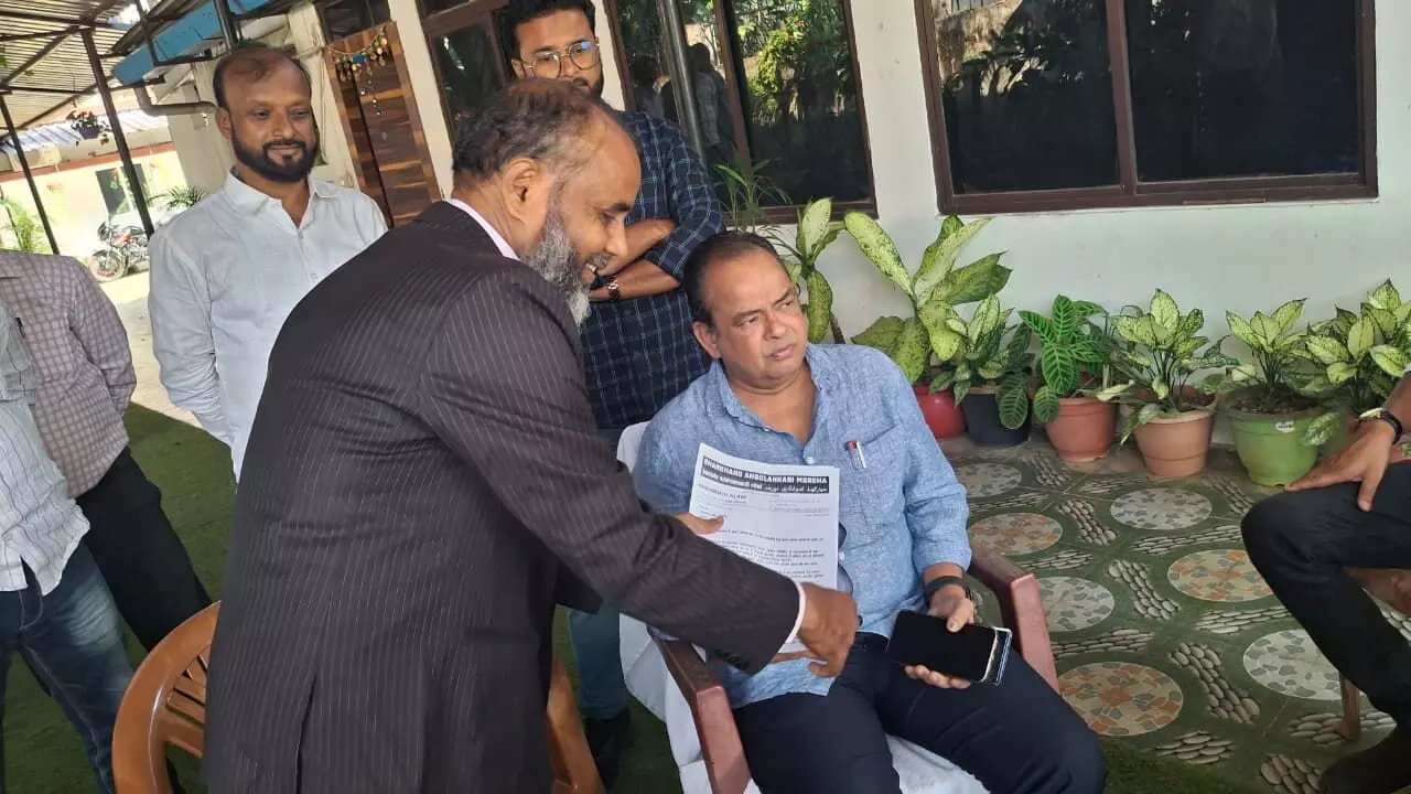 स्वास्थ्य मंत्री डॉ. इरफान अंसारी से झारखंड आंदोलनकारी महमूद आलम की मुलाकात
