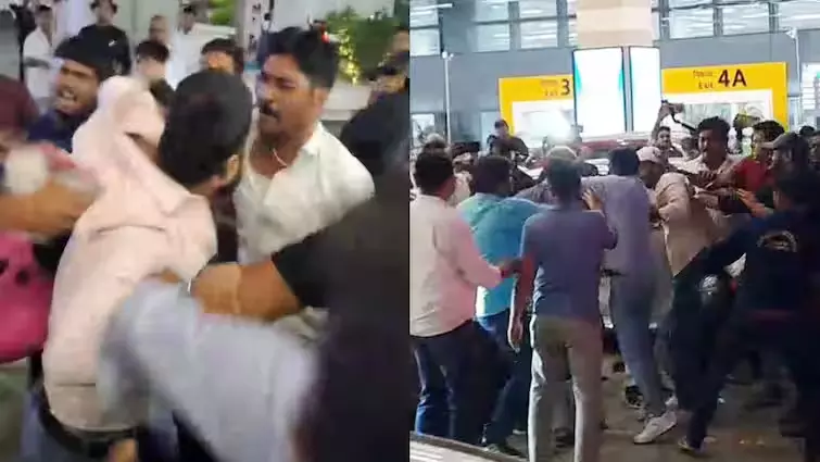 पटना एयरपोर्ट पर कांग्रेस कार्यकर्ताओं का बवाल, टिकट बंटवारे को लेकर मचा हंगामा पटना एयरपोर्ट पर कांग्रेस कार्यकर्ताओं का बवाल, टिकट बंटवारे को लेकर मचा हंगामा