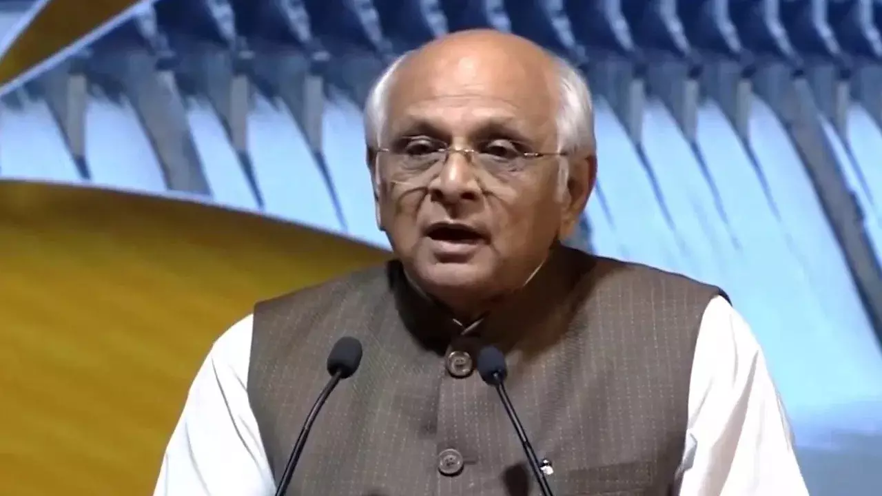गुजरात: CM भूपेंद्र पटेल को छोड़कर सभी मंत्रियों ने दिया इस्तीफा, कल होगा नए मंत्रियों का शपथग्रहण गुजरात: CM भूपेंद्र पटेल को छोड़कर सभी मंत्रियों ने दिया इस्तीफा, कल होगा नए मंत्रियों का शपथग्रहण