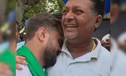 नामांकन से पहले रोने क्यों लगे खेसारी लाल यादव, वीडियो हुआ वायरल नामांकन से पहले रोने क्यों लगे खेसारी लाल यादव, वीडियो हुआ वायरल