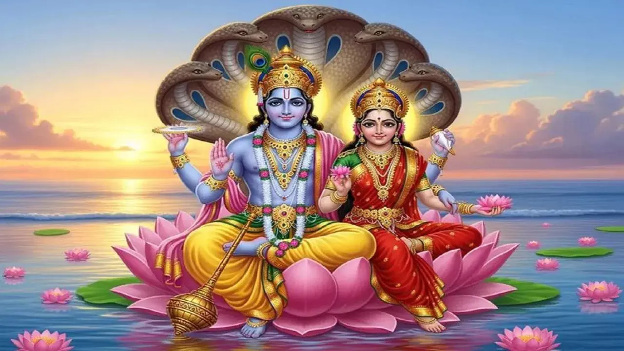 रमा एकादशी और तुला संक्रांति का शुभ संगम : विष्णु-लक्ष्मी संग करें सूर्य देव की आराधना, तुलसी के पास दीप जलाना शुभ रमा एकादशी और तुला संक्रांति का शुभ संगम : विष्णु-लक्ष्मी संग करें सूर्य देव की आराधना, तुलसी के पास दीप जलाना शुभ