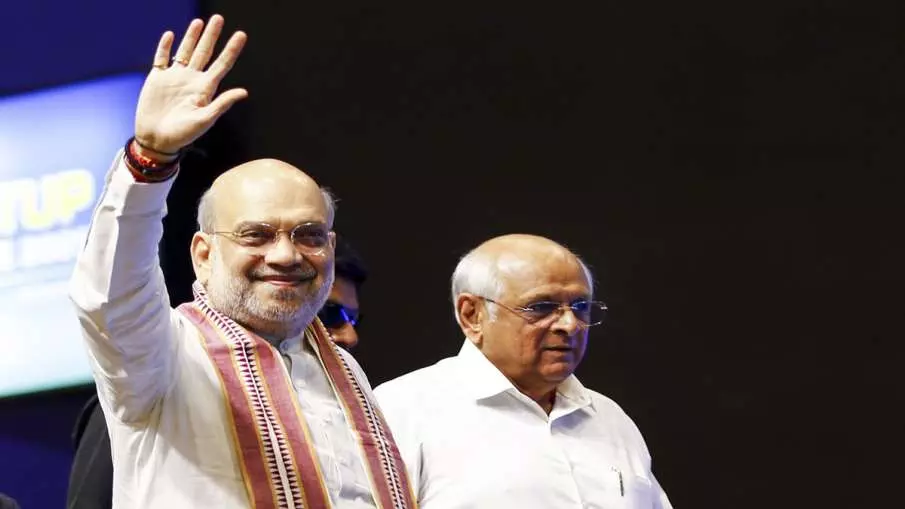 गुजरात में क्यों बदला गया पूरा मंत्रिमंडल, इस बार क्या है BJP का प्लान? गुजरात में क्यों बदला गया पूरा मंत्रिमंडल, इस बार क्या है BJP का प्लान?