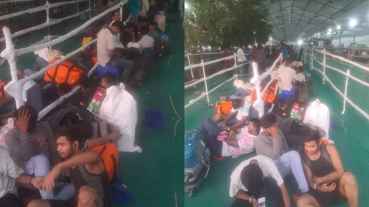 मुंबई रेलवे स्टेशन पर बिहार जाने वाले यात्रियों की भारी भीड़, छठ पूजा के लिए रेलवे ने चलाई है विशेष ट्रेनें मुंबई रेलवे स्टेशन पर बिहार जाने वाले यात्रियों की भारी भीड़, छठ पूजा के लिए रेलवे ने चलाई है विशेष ट्रेनें