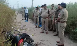 शामली पुलिस की बड़ी कार्रवाई : 1 लाख का इनामी बदमाश मुठभेड़ में ढेर शामली पुलिस की बड़ी कार्रवाई : 1 लाख का इनामी बदमाश मुठभेड़ में ढेर