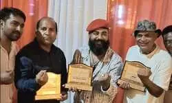 इटावा में दीवाली नाइट पर थिरके युवा, शिवाय के गीत, बाबू गप्पी की कॉमेडी से मस्ती में डूबे युवा इटावा में दीवाली नाइट पर थिरके युवा, शिवाय के गीत, बाबू गप्पी की कॉमेडी से मस्ती में डूबे युवा