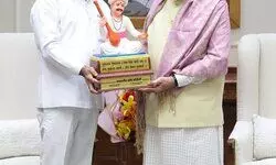 दिल्ली में एकनाथ शिंदे, डेढ़ घंटे तक पीएम मोदी के साथ बैठक, राज्य के सहयोग से लेकर आगामी परियोजनाओं तक कई विषयों पर भी चर्चा हुई. दिल्ली में एकनाथ शिंदे, डेढ़ घंटे तक पीएम मोदी के साथ बैठक, राज्य के सहयोग से लेकर आगामी परियोजनाओं तक कई विषयों पर भी चर्चा हुई.