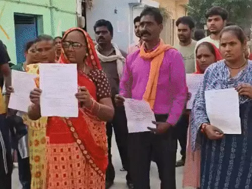 बरेली में 41 घरों पर चलेगा बुलडोजर… सरकारी जमीन पर कब्जा कर बने थे बरेली में 41 घरों पर चलेगा बुलडोजर… सरकारी जमीन पर कब्जा कर बने थे